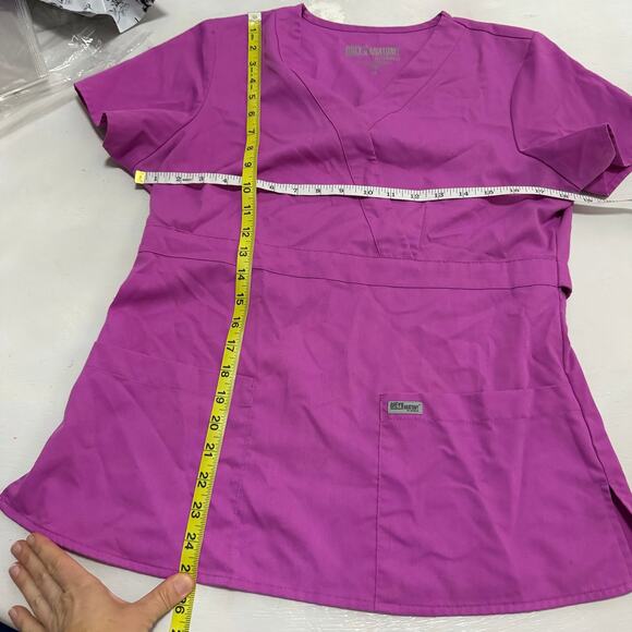 Pink Greg’s anatomy scrub top sz M nurse medical professional Barbie - Picture 5 of 7